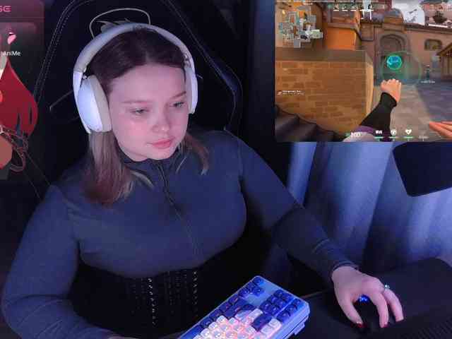 AlinaAdams webcam