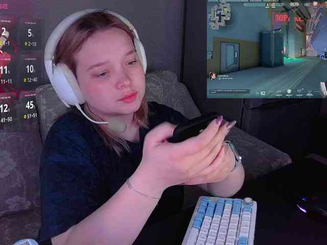 AlinaAdams webcam