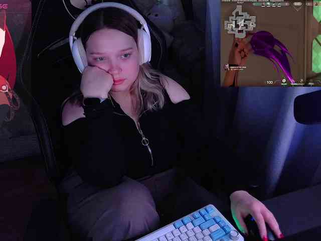 AlinaAdams AlinaAdams