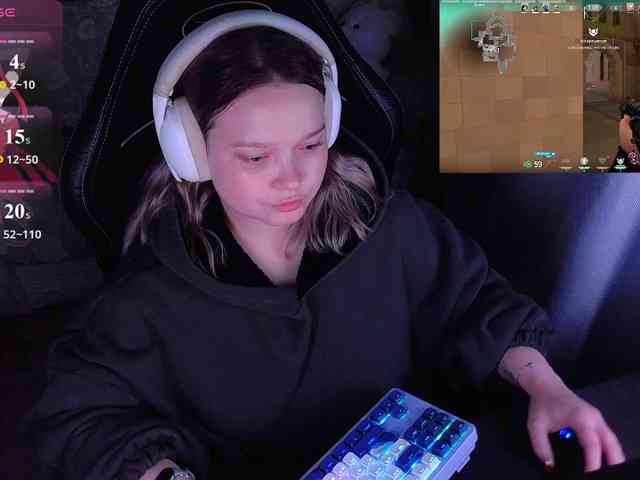 AlinaAdams webcam