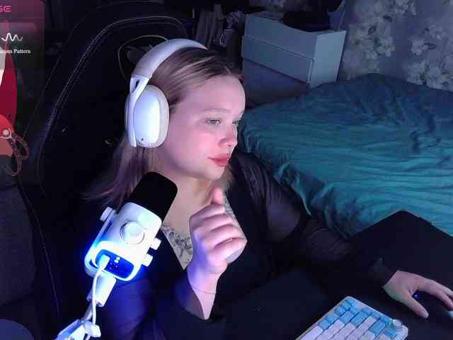 AlinaAdams webcam