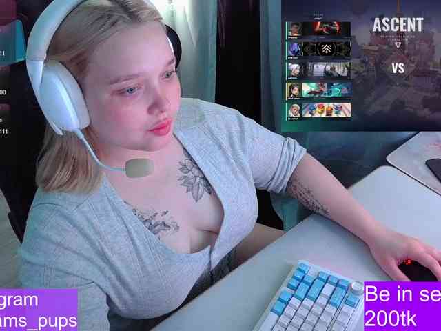 AlinaAdams webcam