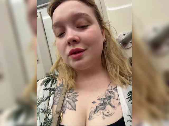 AlinaAdams webcam