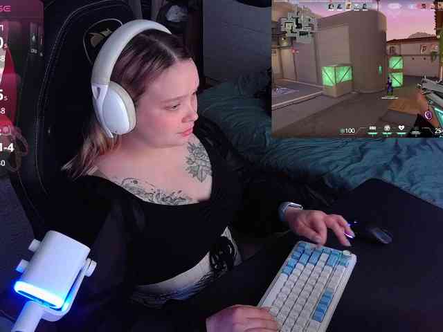 AlinaAdams AlinaAdams