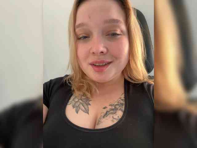 AlinaAdams webcam