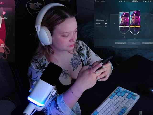 AlinaAdams webcam