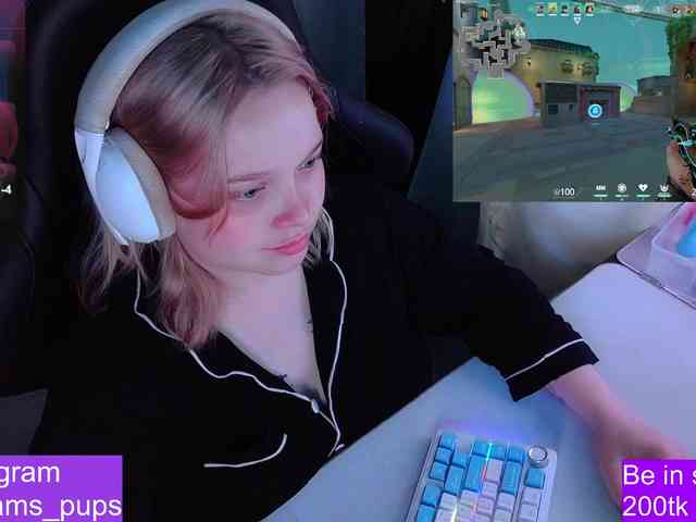AlinaAdams webcam