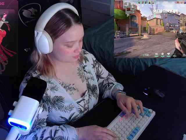 AlinaAdams webcam