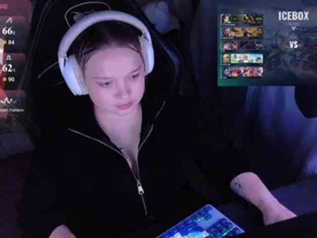 AlinaAdams webcam