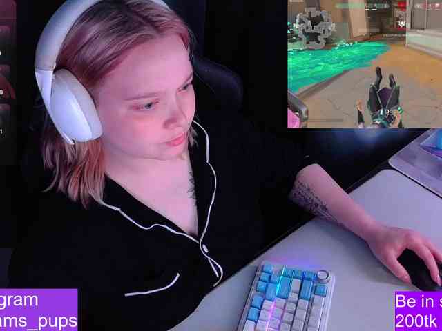 AlinaAdams webcam