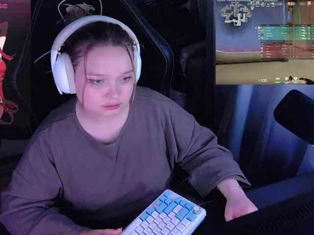 AlinaAdams webcam