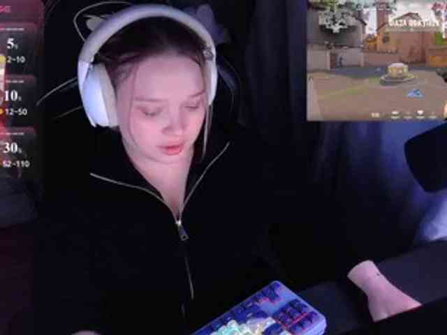 AlinaAdams webcam