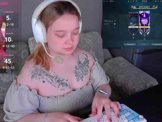 AlinaAdams webcam