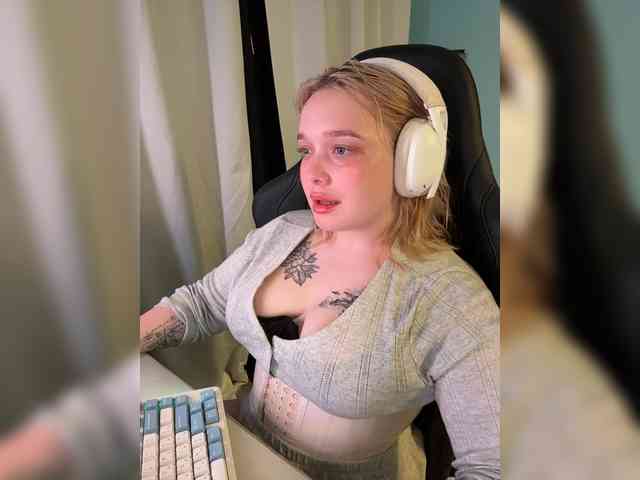 AlinaAdams webcam