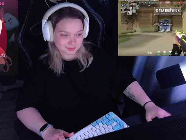 AlinaAdams webcam