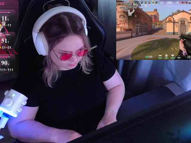 AlinaAdams webcam