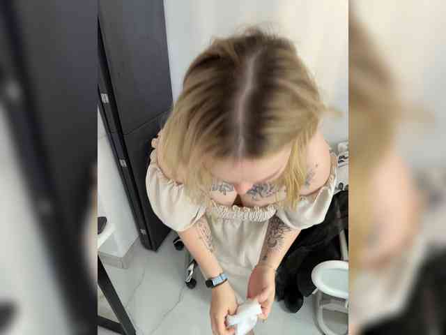 AlinaAdams webcam