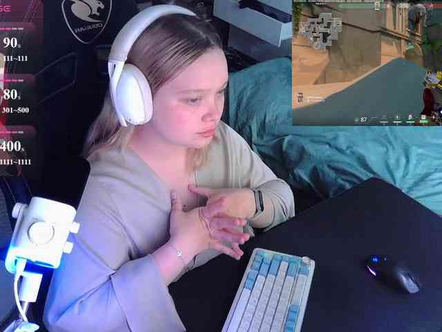 AlinaAdams webcam