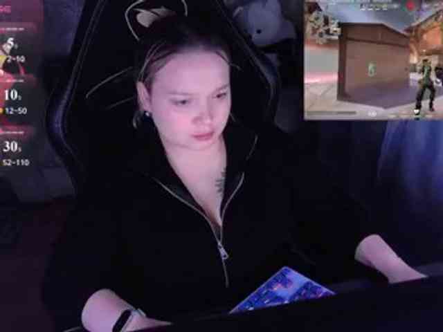 AlinaAdams webcam