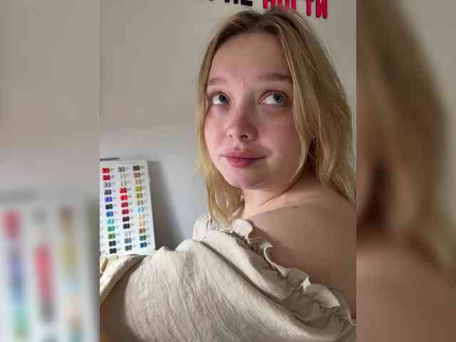 AlinaAdams webcam