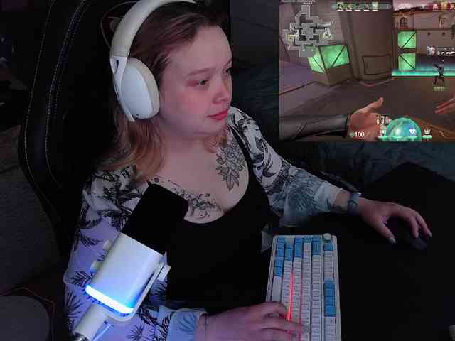 AlinaAdams webcam