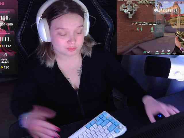 AlinaAdams AlinaAdams