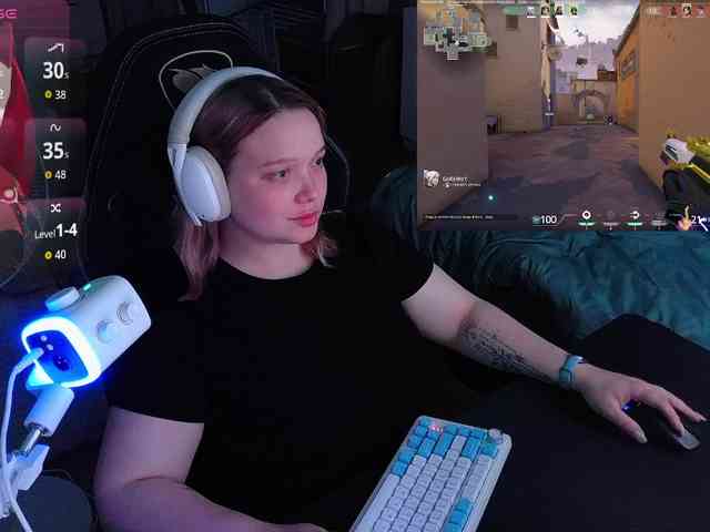 AlinaAdams webcam