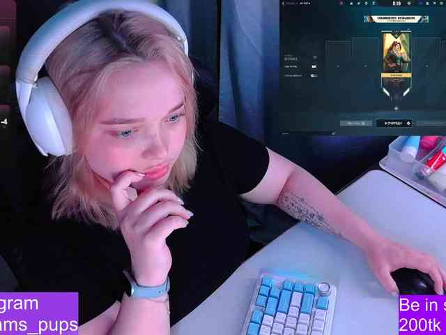 AlinaAdams webcam