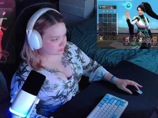AlinaAdams webcam