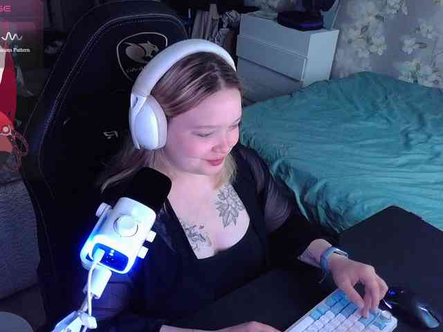 AlinaAdams webcam