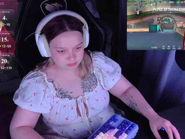 alinaadams's live room