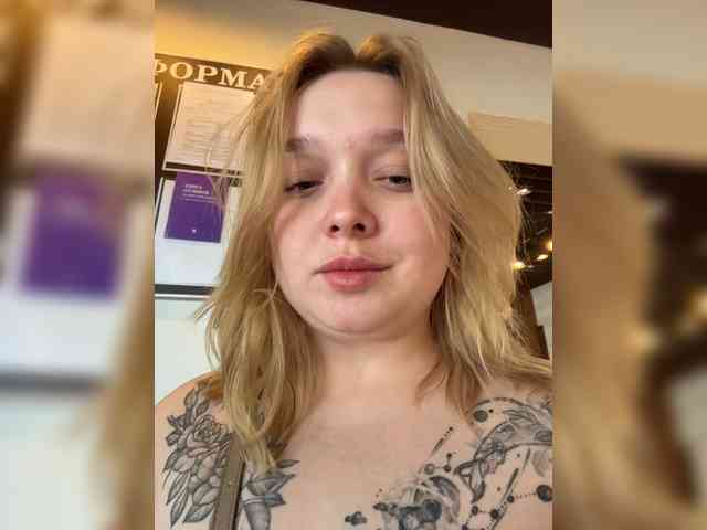 AlinaAdams webcam