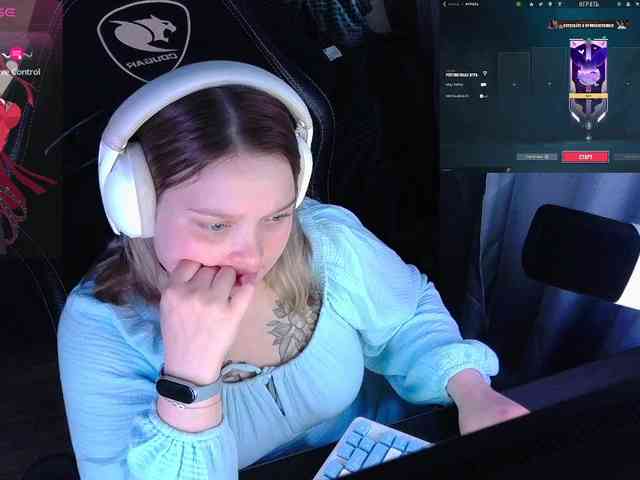 AlinaAdams webcam
