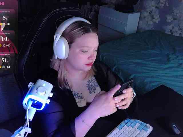AlinaAdams webcam