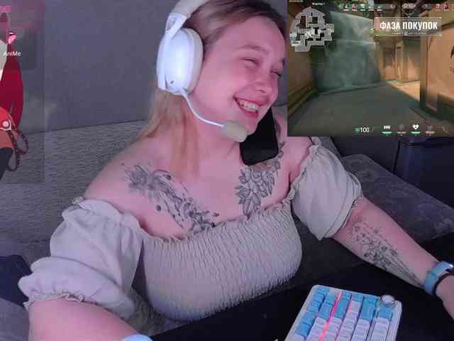 AlinaAdams webcam