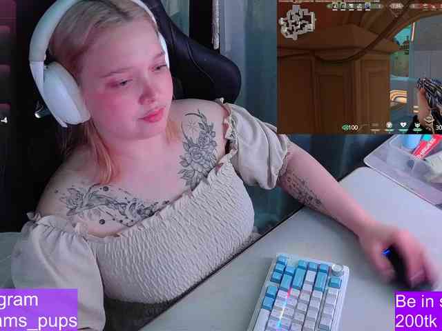 AlinaAdams webcam