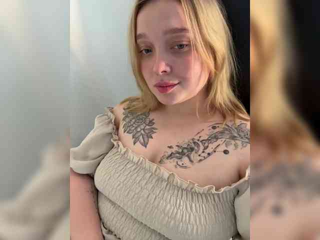 AlinaAdams webcam
