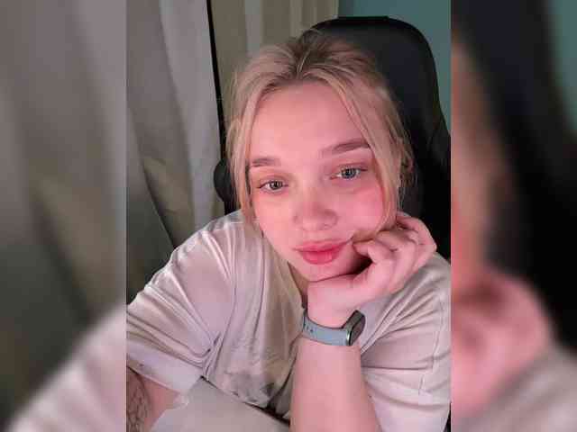 AlinaAdams webcam