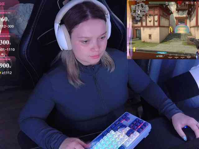 AlinaAdams webcam