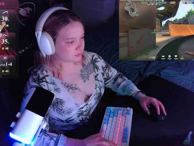 AlinaAdams webcam