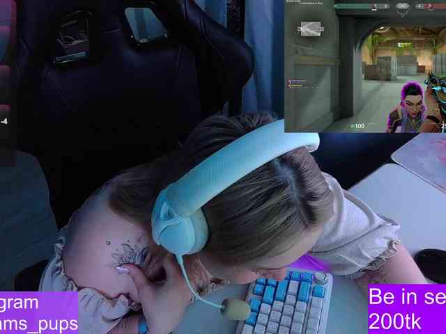 AlinaAdams webcam