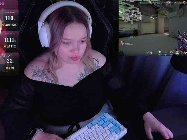 AlinaAdams AlinaAdams
