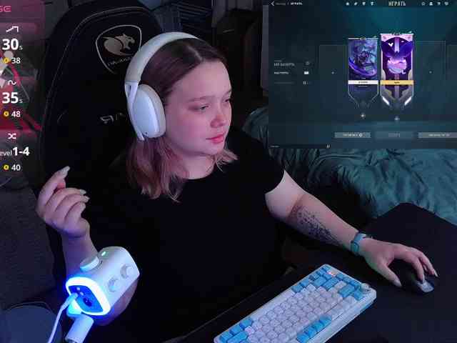 AlinaAdams webcam