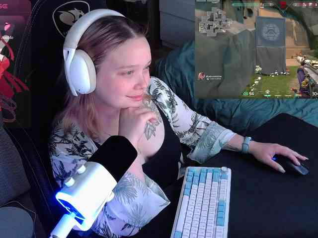 AlinaAdams webcam