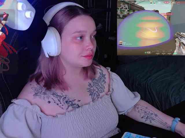 AlinaAdams webcam
