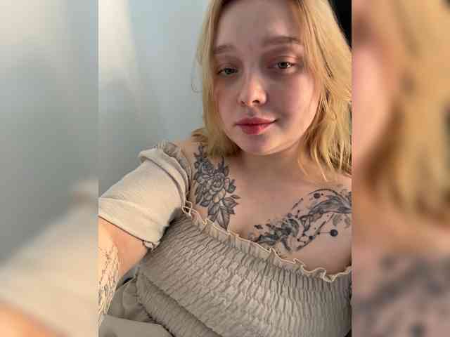 AlinaAdams webcam