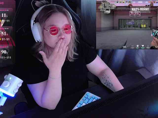 AlinaAdams webcam