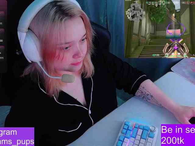 AlinaAdams webcam