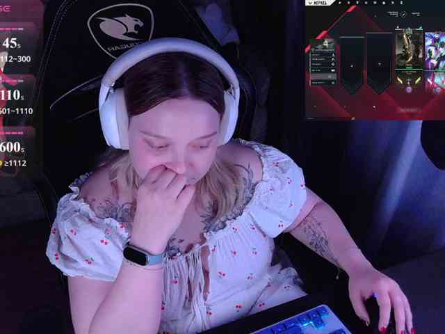 alinaadams's live room