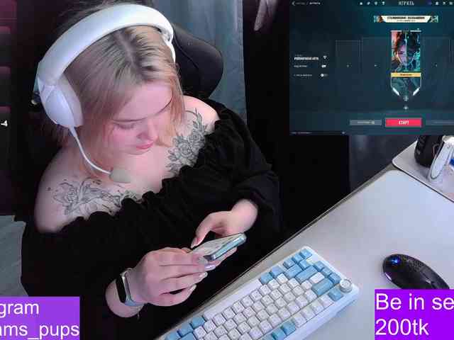 AlinaAdams webcam
